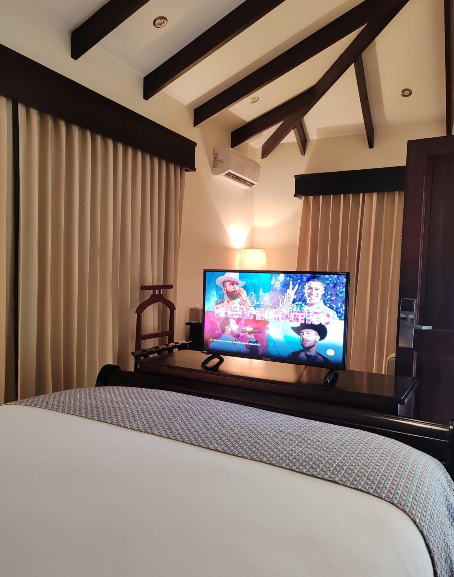 Marenaz Oceanfront Resort เอสเตริโญส เอสเต ภายนอก รูปภาพ