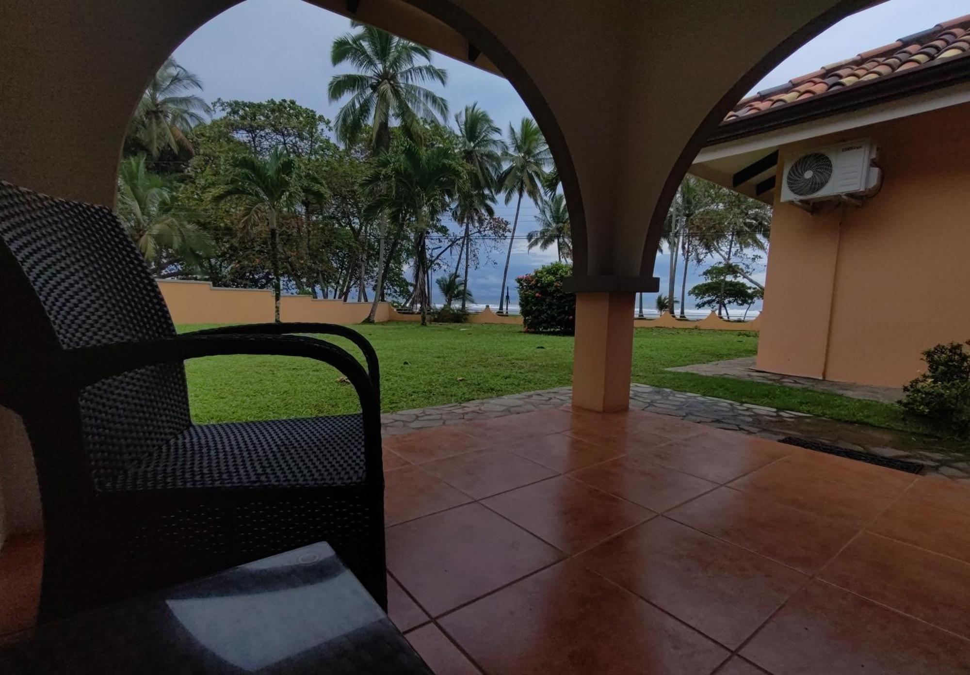 Marenaz Oceanfront Resort เอสเตริโญส เอสเต ภายนอก รูปภาพ
